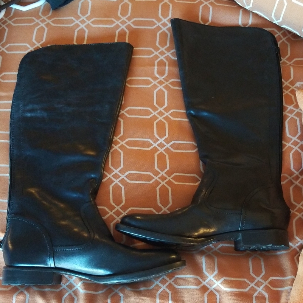 Black Born boots size 7.5M rear zipper never worn!